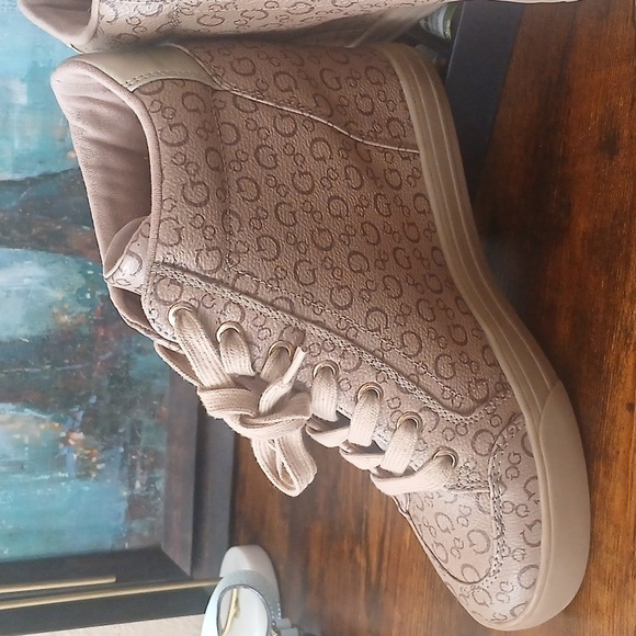 Like New! Guess Women's Tan And Brown Logo G Hightop Lace Up Wedge Sneakers 8.5 - Picture 4 of 8
